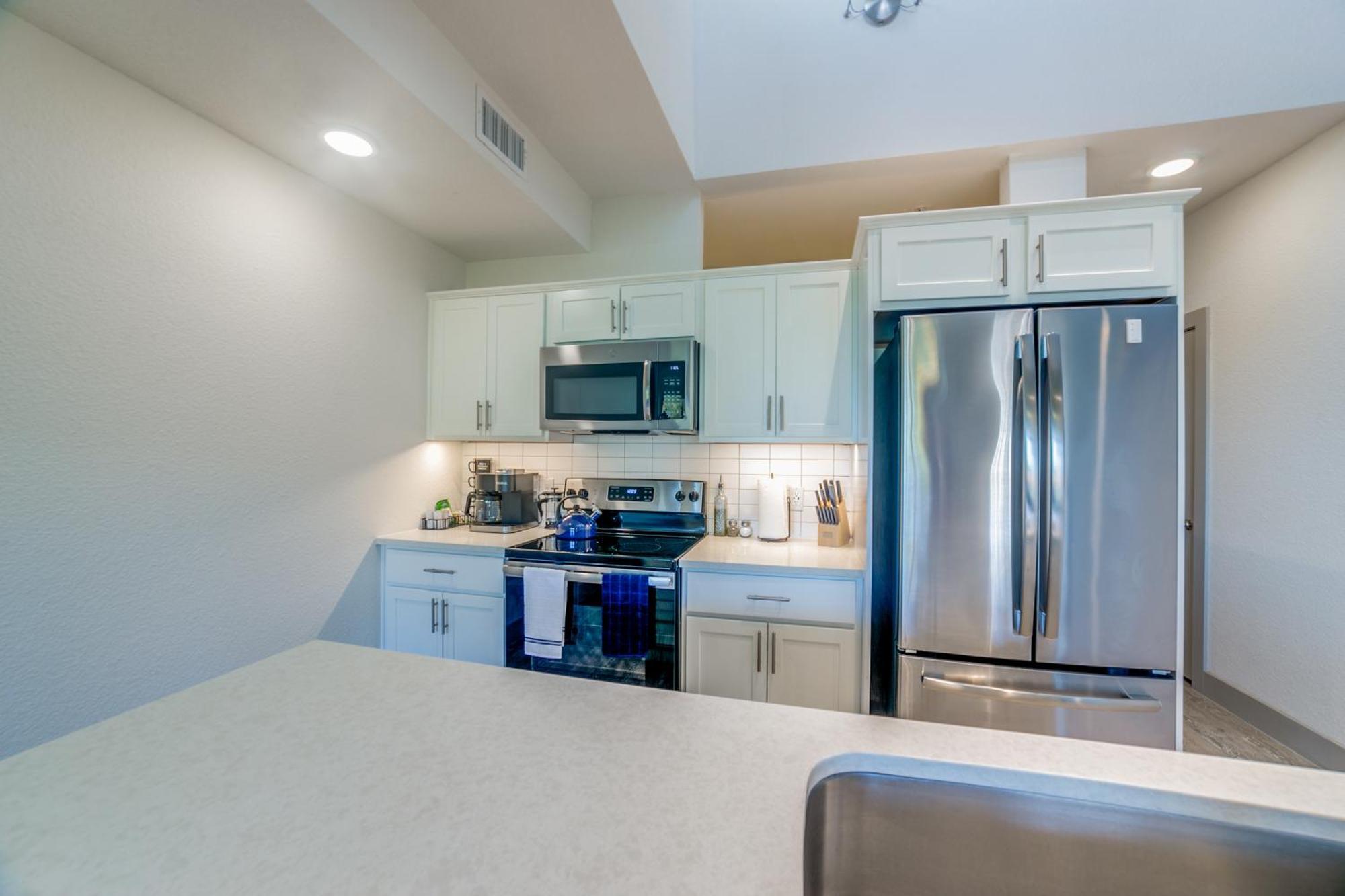 Apartment Luxury Penthouse Overlooking Riverwalk W Free Parking Pet Friendly Centrally Located On The Riverwalk *